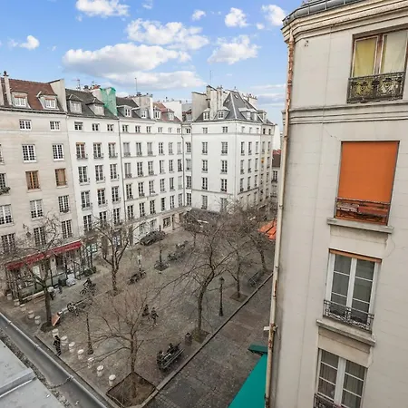 Daire Place Des Vosges & Le Marais - Cityapartmentstay *
