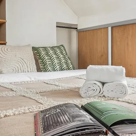 Place Des Vosges & Le Marais - Cityapartmentstay Paris